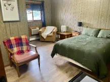Single Queen Room